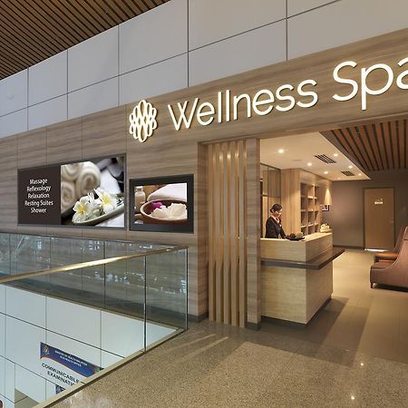 Plaza Premium Lounge Hotel Sepang Bagian luar foto